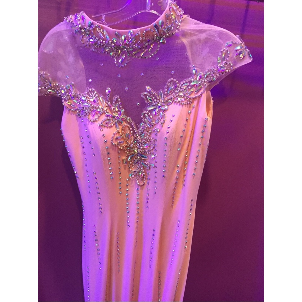 Prom dress - Picture 2 of 5